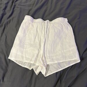 Princess Polly White shorts. Size 4. Good used condition.